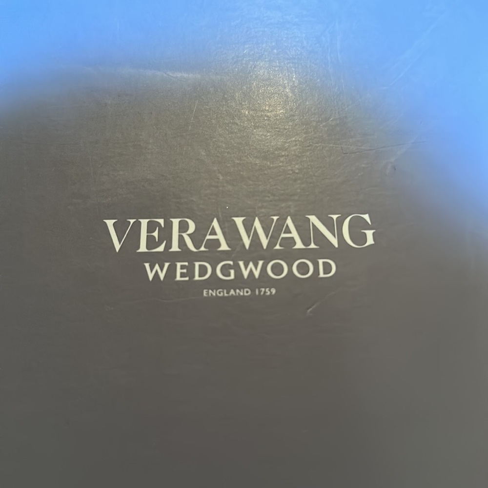 VERA WANG LOVE KNOTS GOLD TOASTING FLUE - Picture 8 of 8